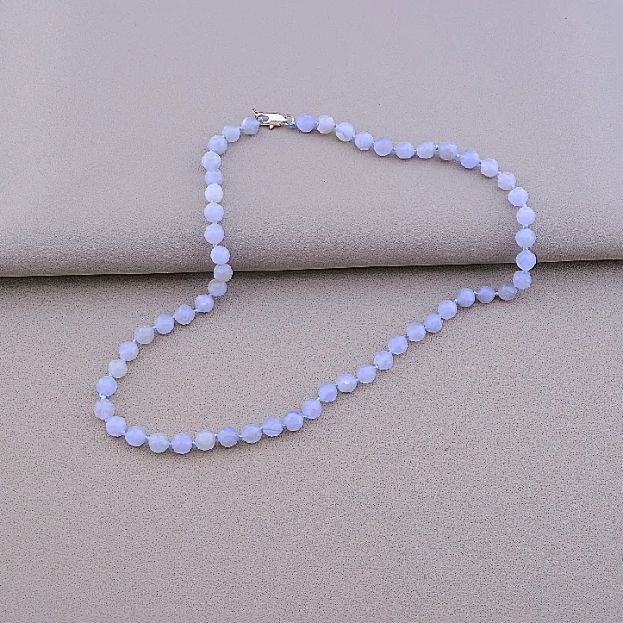 Сапфірін: Витончене сяйво спокою та гармонії